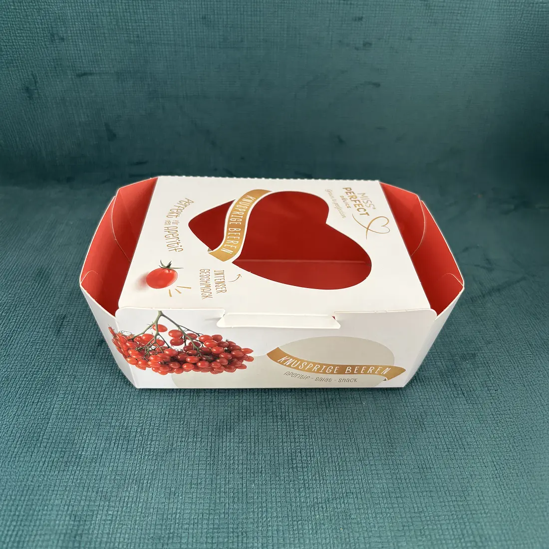 Fibre-based Miss Perfect Délice Snack Tomato carton with nestable tray, hinged lid and apertures, designed as a more sustainable plastic-free alternative.